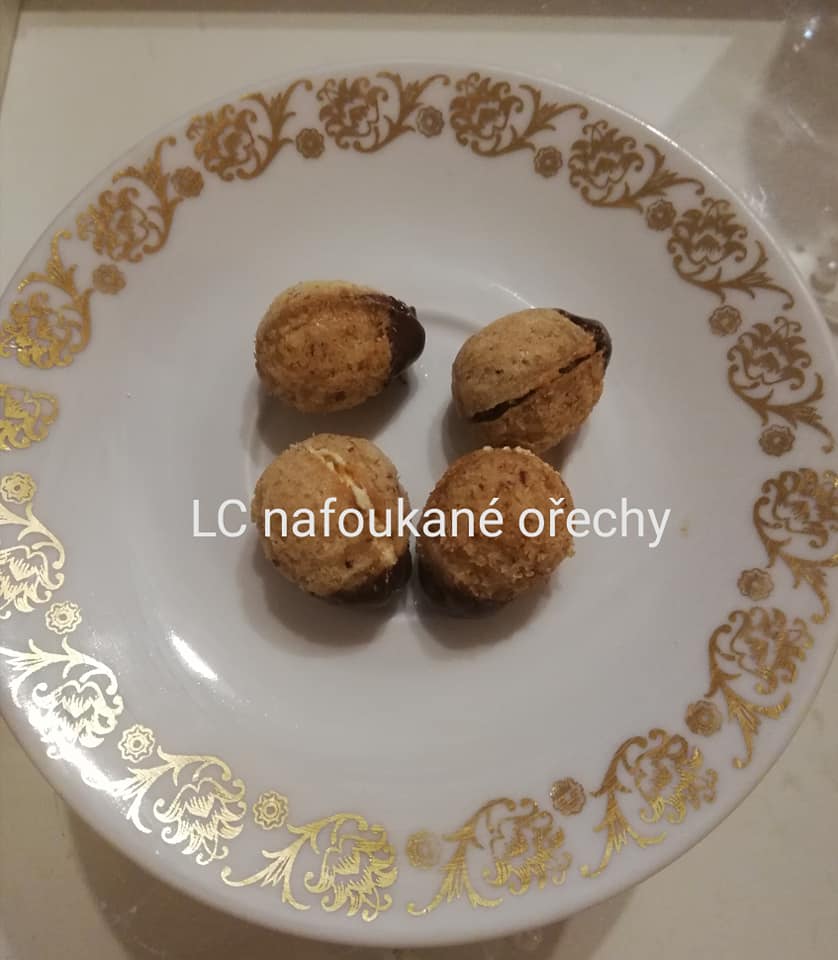 LC nafoukané ořechy